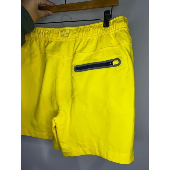 Mack Weldon Swim Trunks Mens Medium Shorts Yellow Lined Pool Beach Vacation - Picture 3 of 6